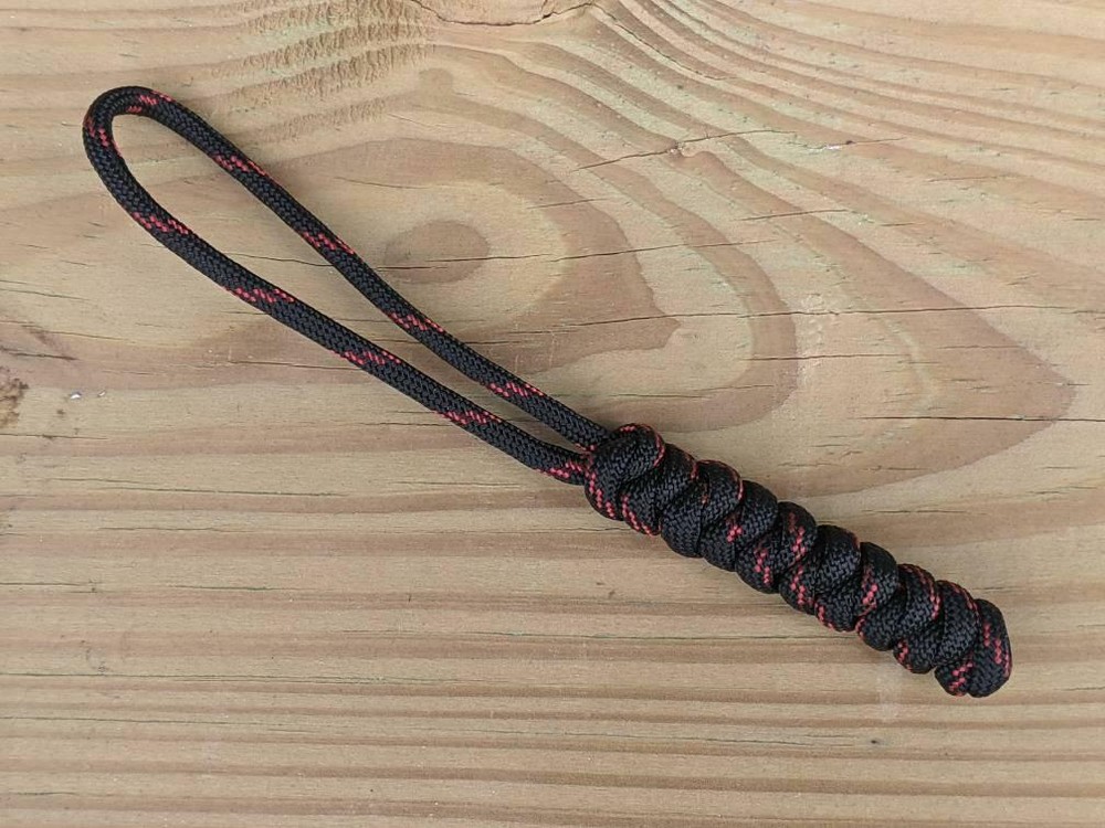 Snake Stitch Paracord Lanyard with Paracord Loop