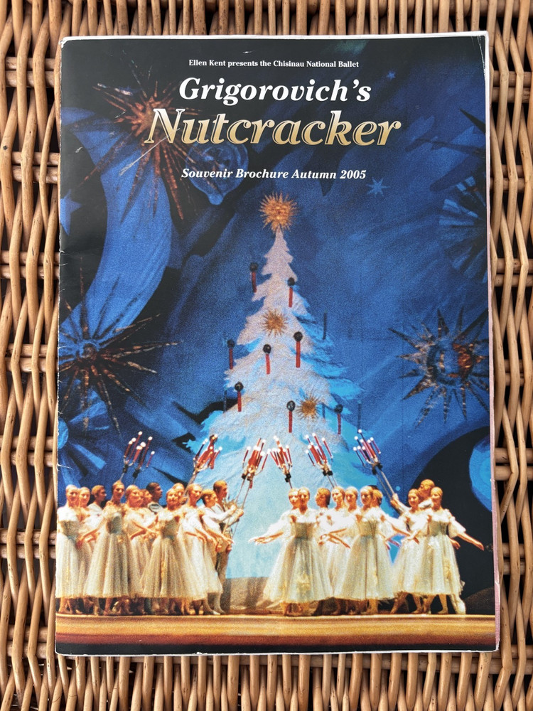 Grigorovichs Nutcracker National Ballet Souvenir Brochure 2005 Programme Theatre