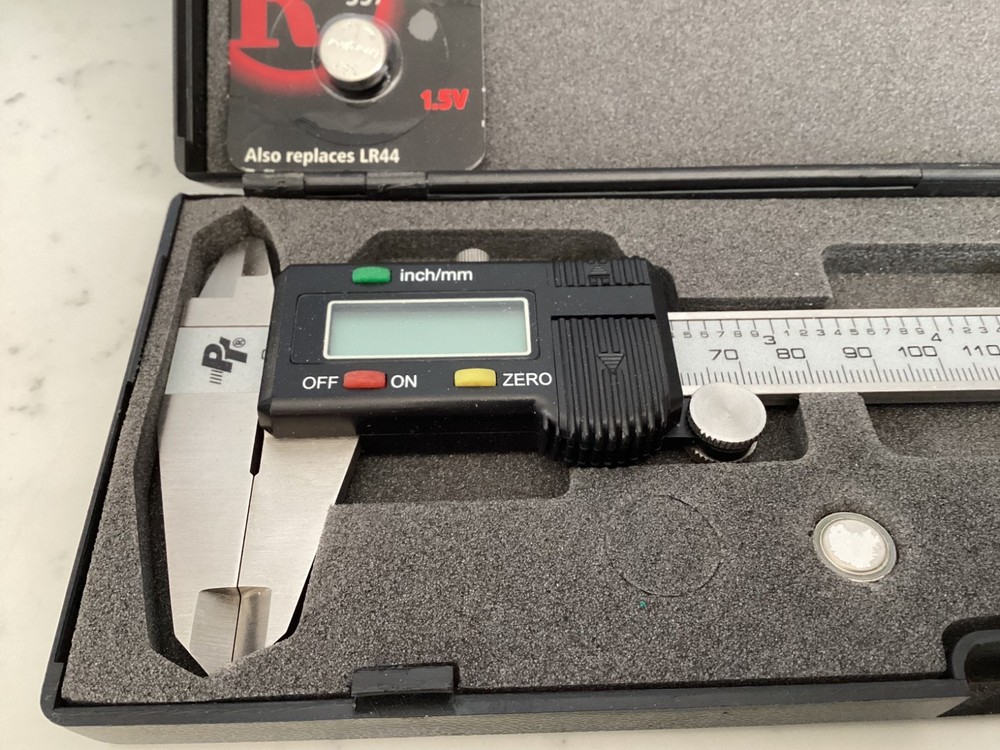 NEW IN ORIGINAL CASE AUTHENTIC PERFORMANCE TOOL 0-6" DIGITAL CALIPER NO RES