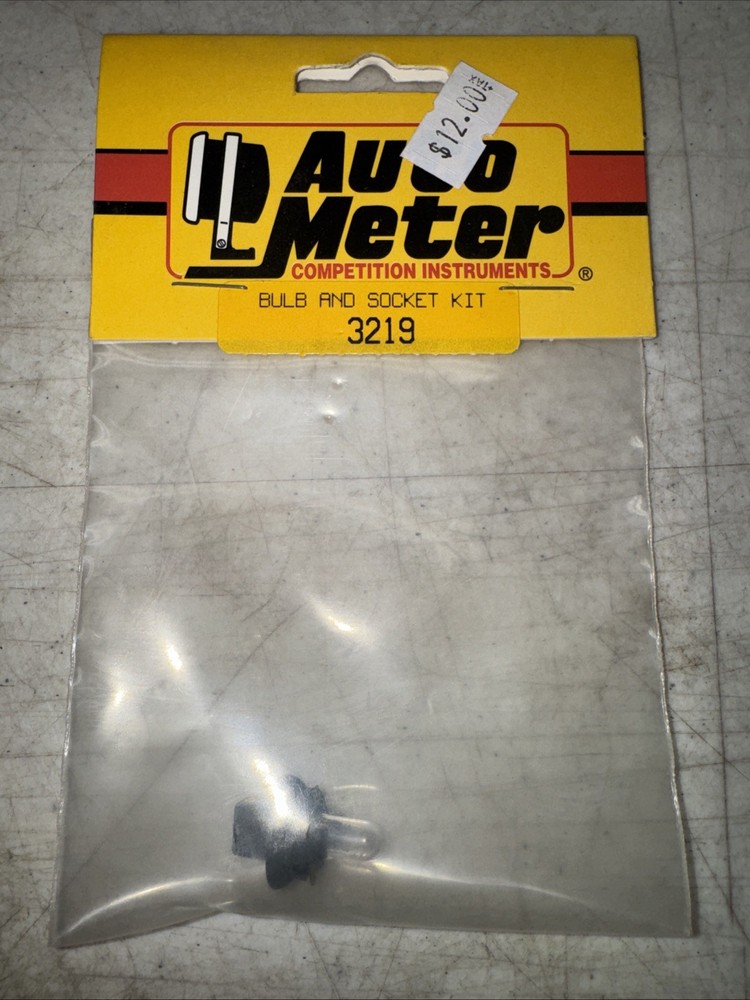 AutoMeter 3219 Bulb And Twist In Socket
