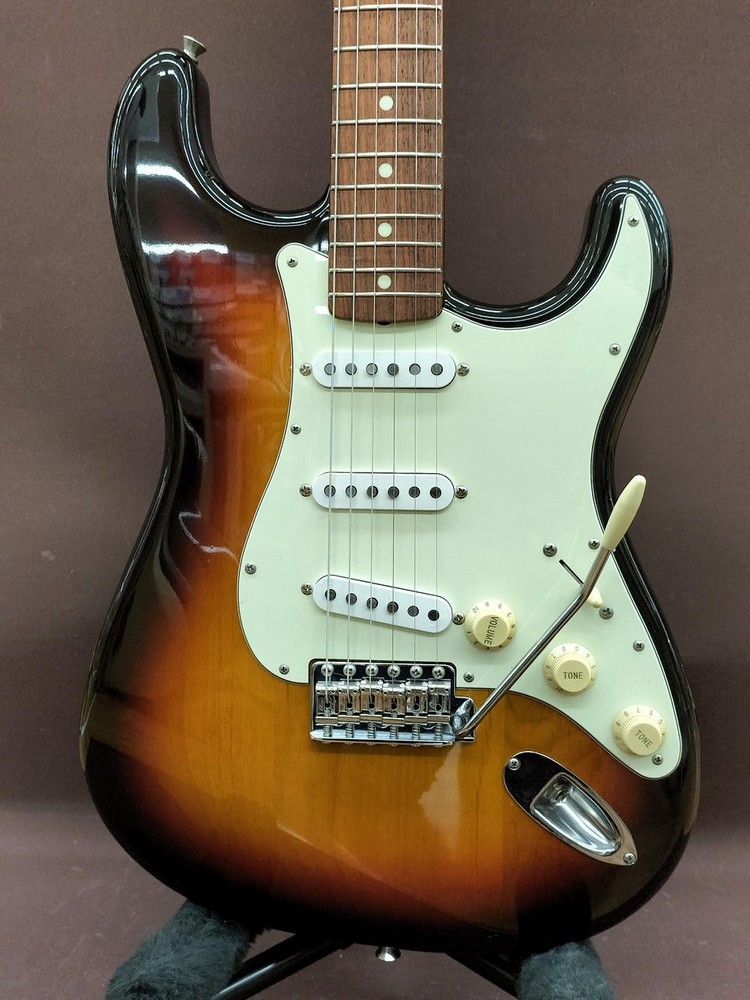 Fender Japan ST62-70 Used Electric Guitar [AUTH]