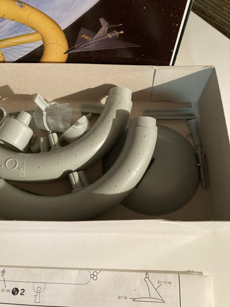 Glencoe 1/300 Scale Nuclear Powered Space Station Open Box
