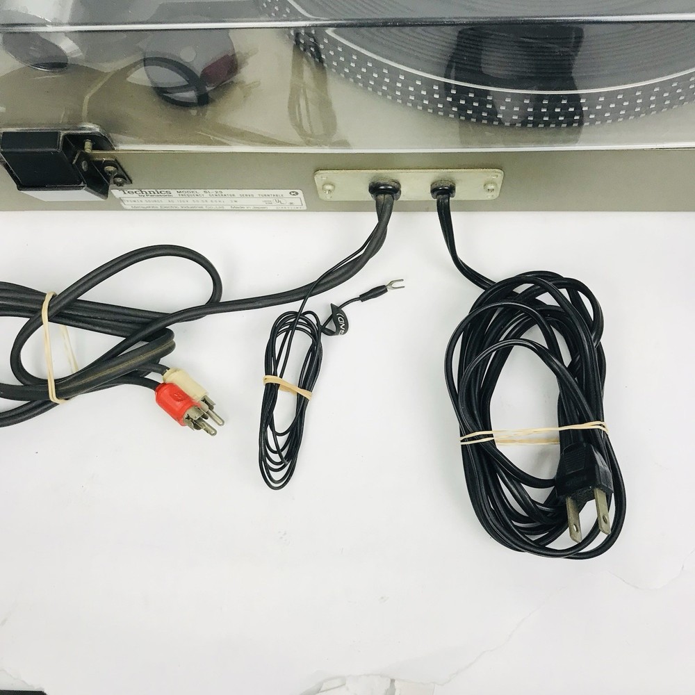 Technics Panasonic Frequency Generator SL-23 Turntable, Powers On, For Parts