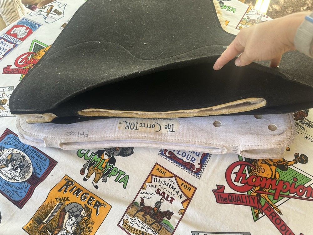 The Protector Aussie Western Contoured Saddle Pad Wool Felt Balance Shims