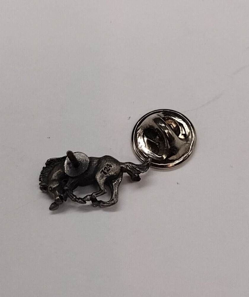 Small Horse Figure Tack Pin