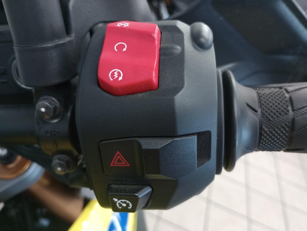 2023 SUZUKI V-STROM DL1050 DE RIGHT SWITCH GEAR FLY BY WIRE THROTTLE
