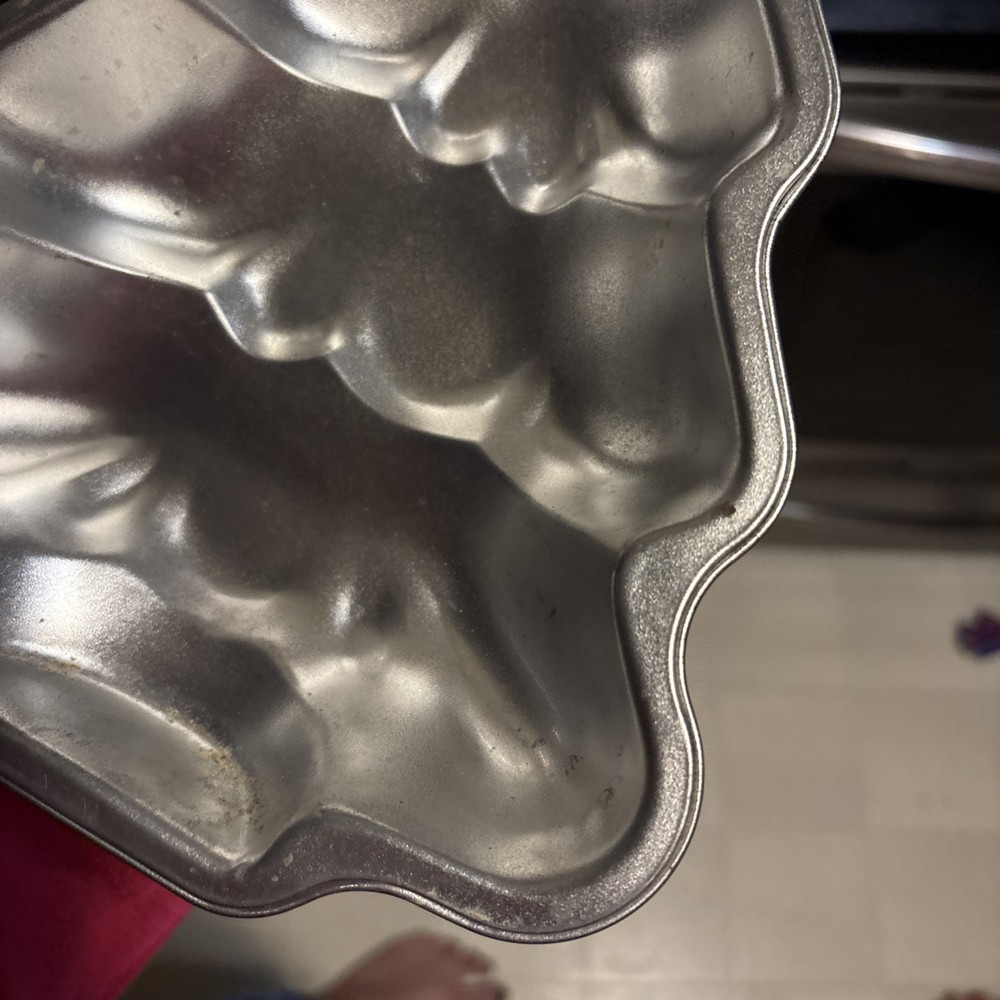 Vintage 10” Aluminum Tree Cake Mold