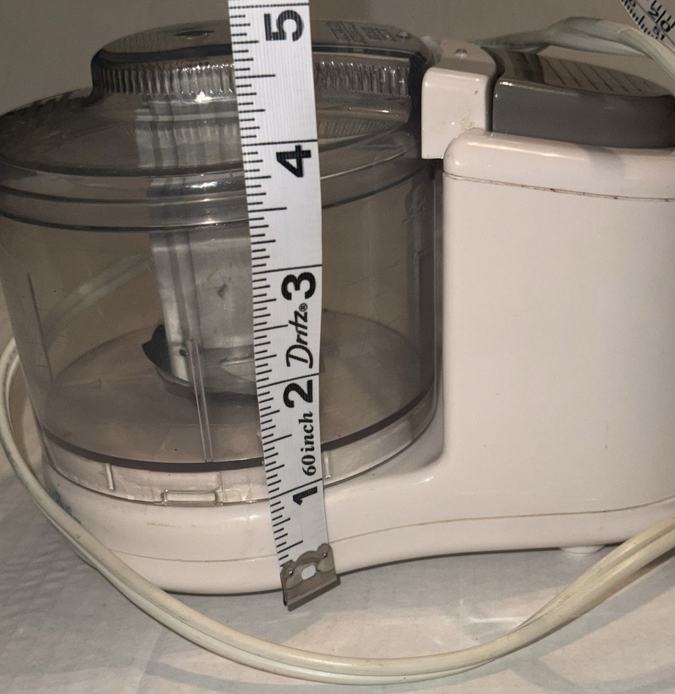 Black & Decker Handy Chopper Plus Model HC3000 Type 1 White