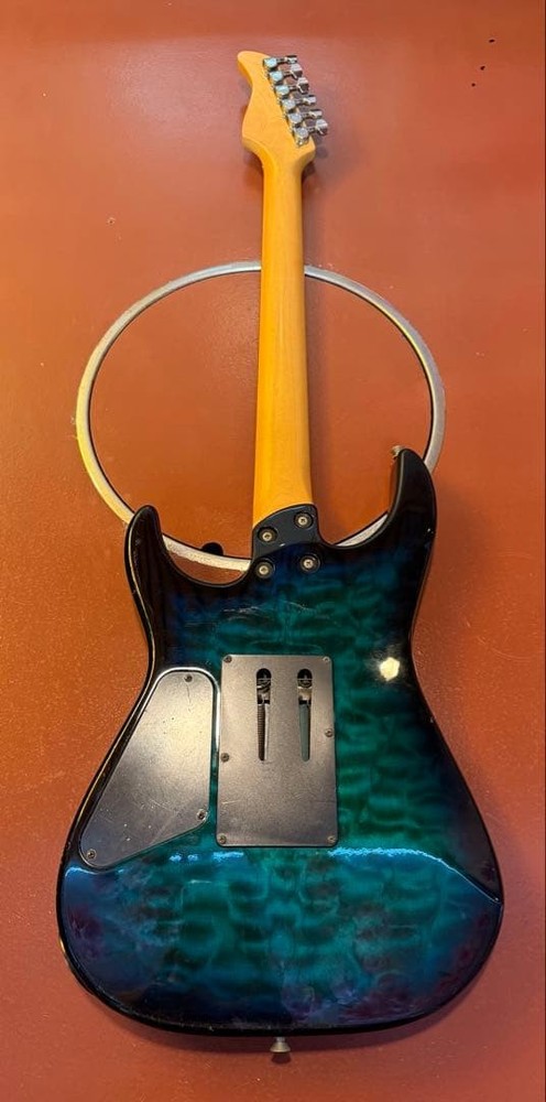 Fernandes electric guitar gradation blue