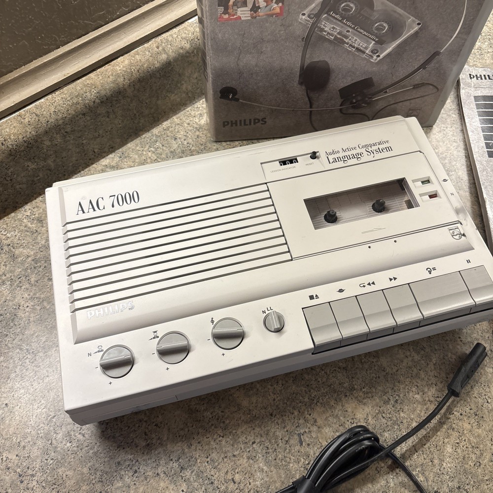 Philips AAC7000 Audio Active Comparative Language System Cassette Player 70's