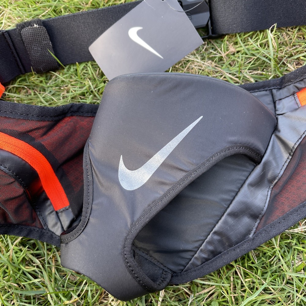 Nike 20oz Large Flask Belt