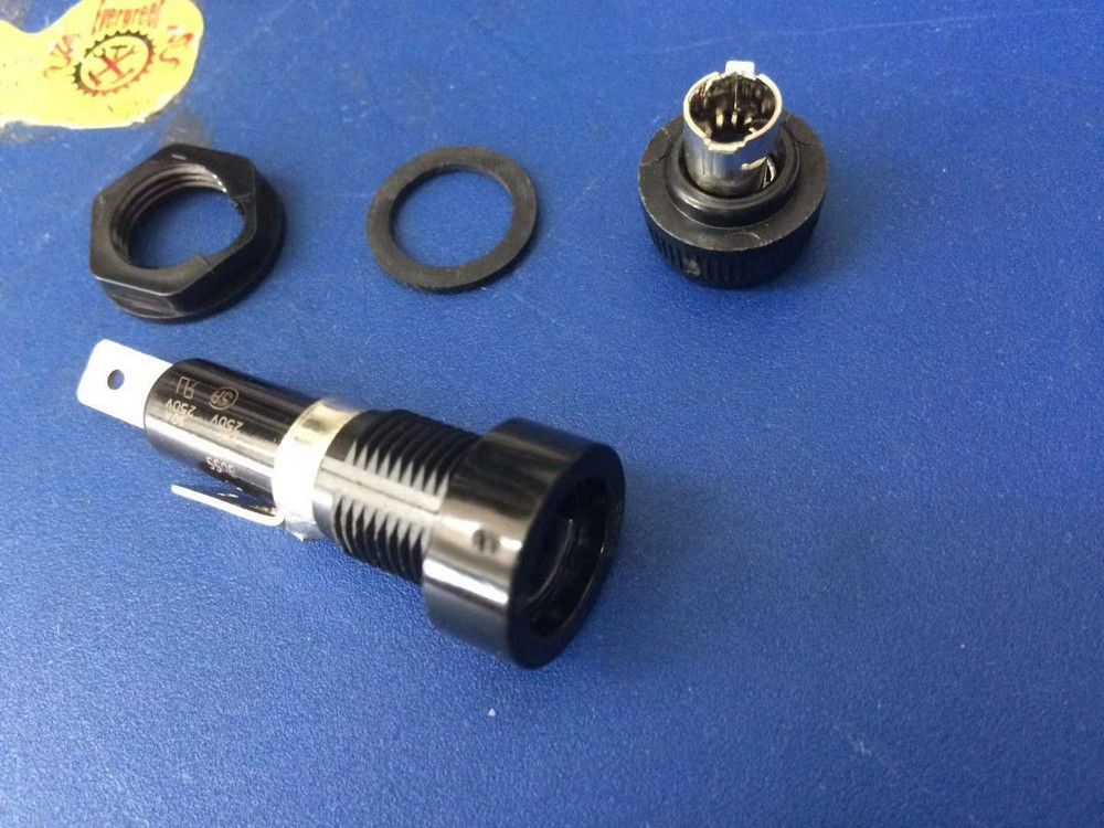 91024P Fuse Receptacle