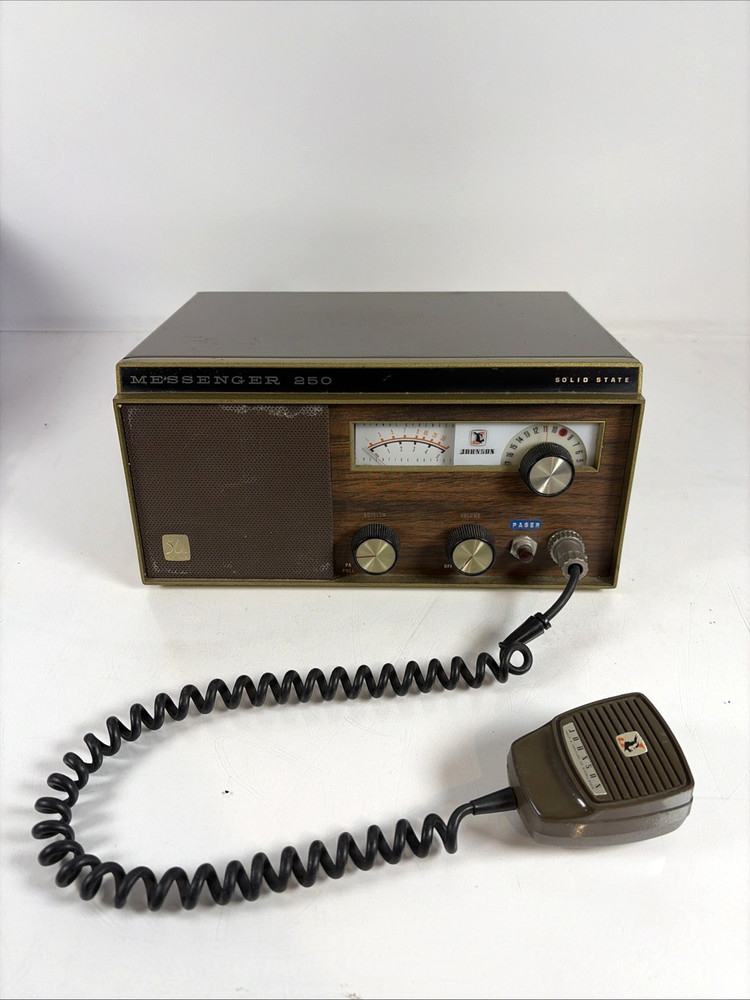 Vintage Johnson Messenger 250 Solid State CB Radio