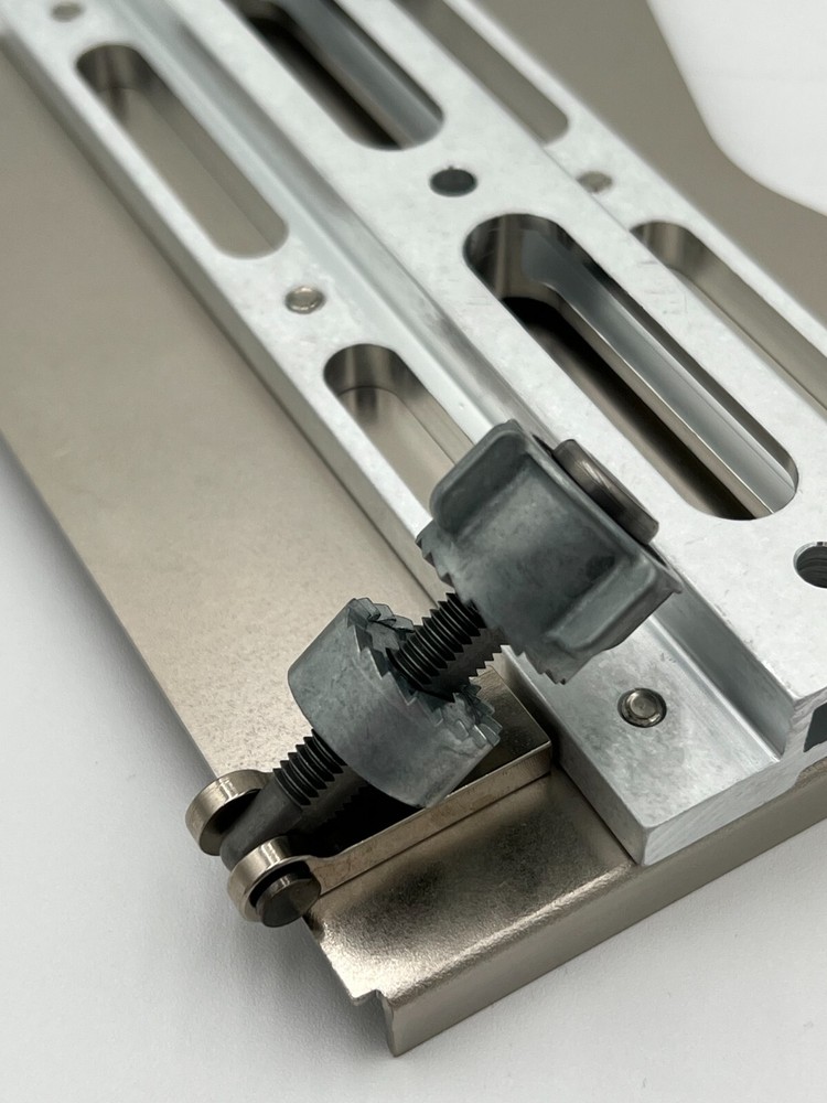 Traffic System Horizontal Helicopter (DO-160F Category U, Test Curve G) or Fixed