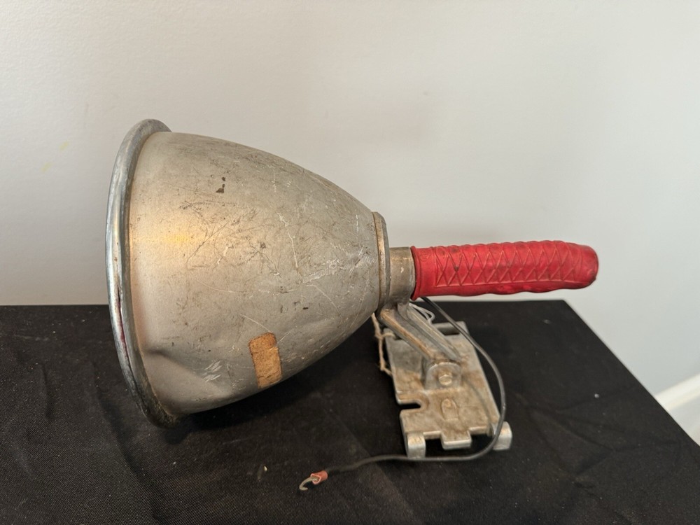 HALF-MILE-RAY MODEL 1075 PORTABLE Boat Light Lantern Light