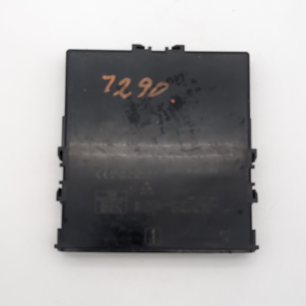 2016 2017 2018 TOYOTA PRIUS THEFT-LOCKING SECURITY CONTROL MODULE ECM ASSEMBLY