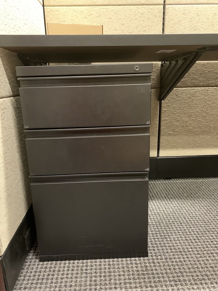 MAHOGANY WOOD OFFICE MODULAR CUBICLE STATIONS SUPER NICE & CLEAN!