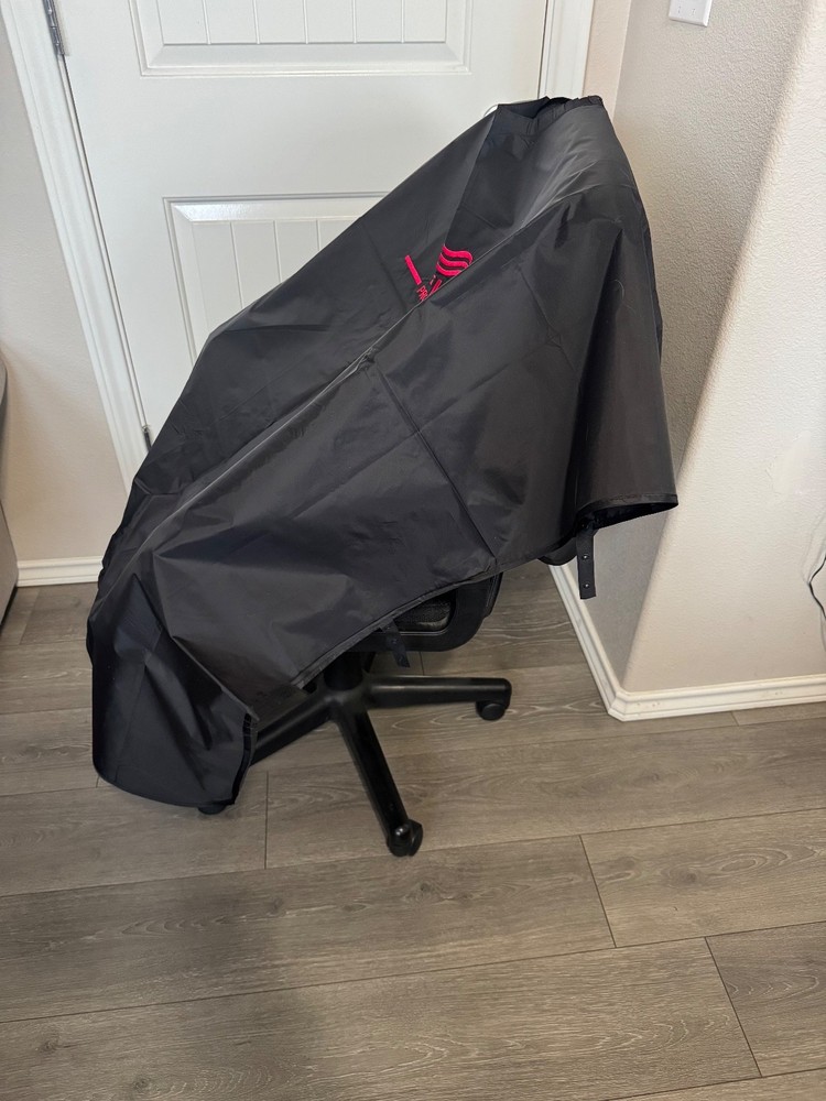 Wella Salon Cape With Arm Snaps