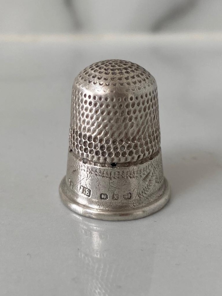 SOLID SILVER THIMBLE Birmingham 1897 James Swann
