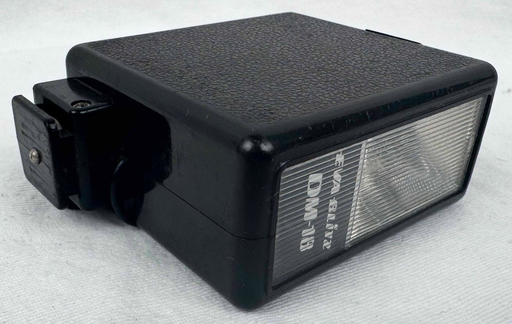 Eva Blitz DM-18 Flash