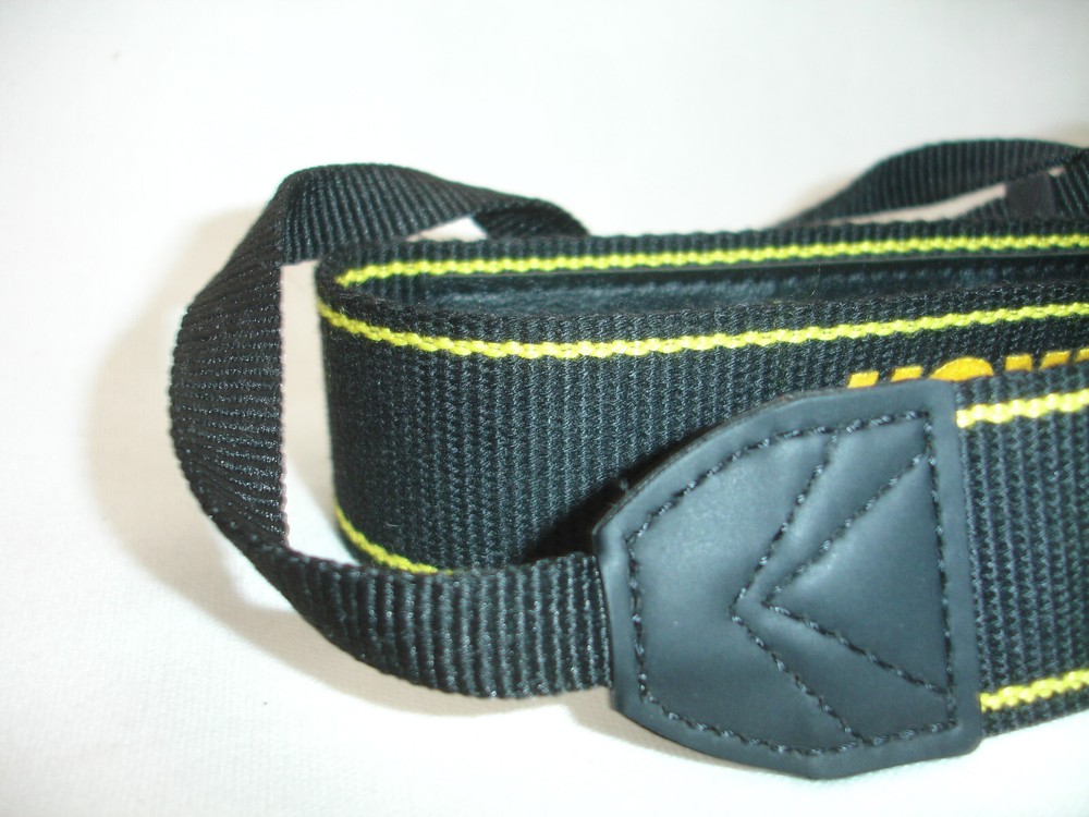 Genuine NIKON CAMERA NECK STRAP AN-DC3 ( older version )