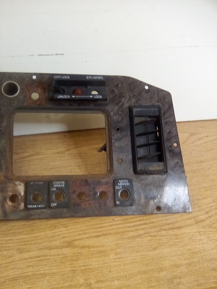 Volvo VNL Dash Switch Panel