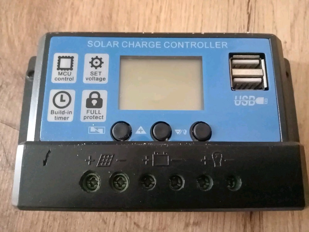 20A 12/24V Solar Panel Charge Controller USB LCD Display