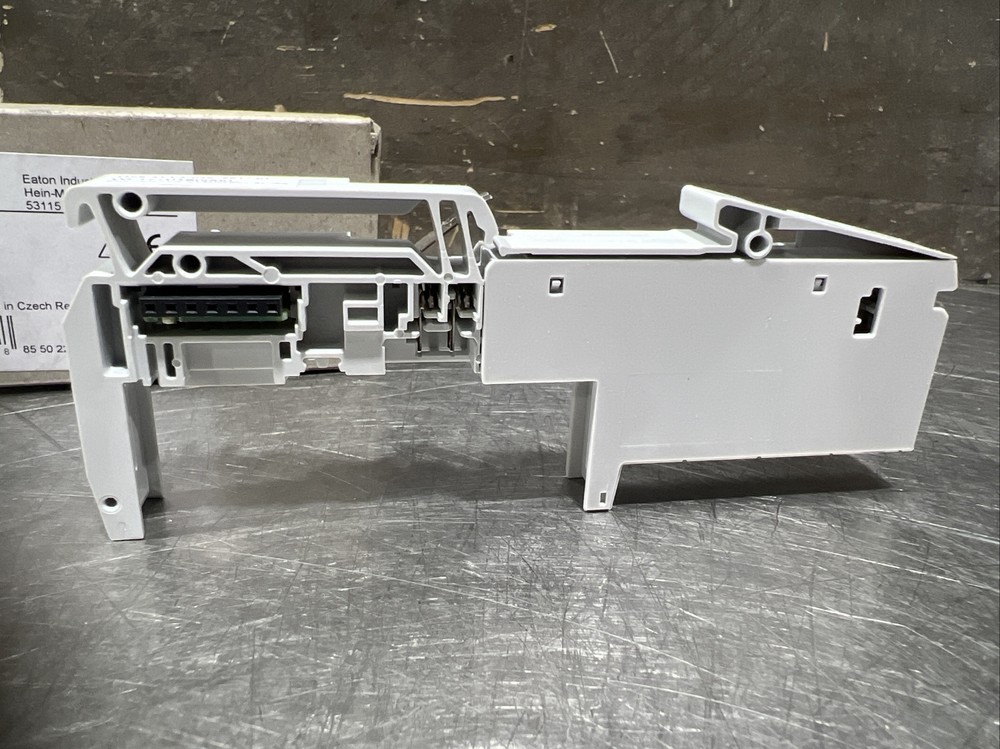 Eaton XN-S4T-SBBC - Base Module Nos Surplus