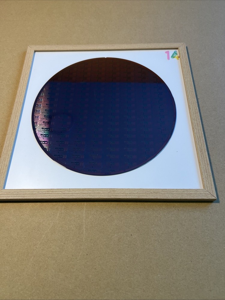 200mm pattern Silicon wafer Collection   735um Wafer Come With A Frame