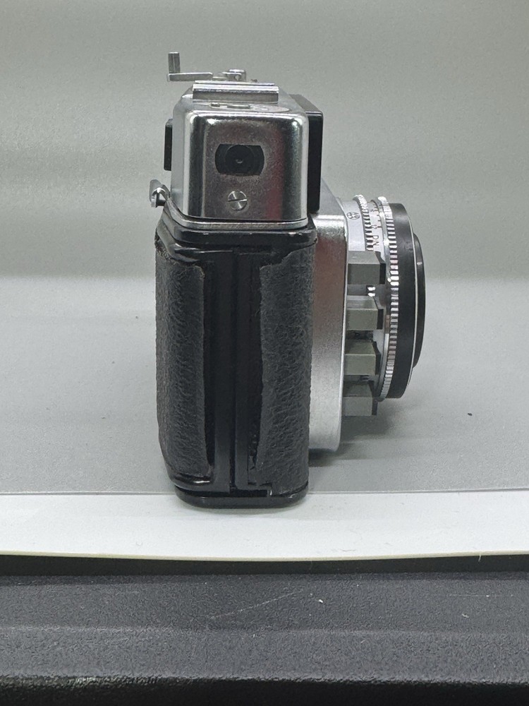 Vintage Bertram Camera with case untested