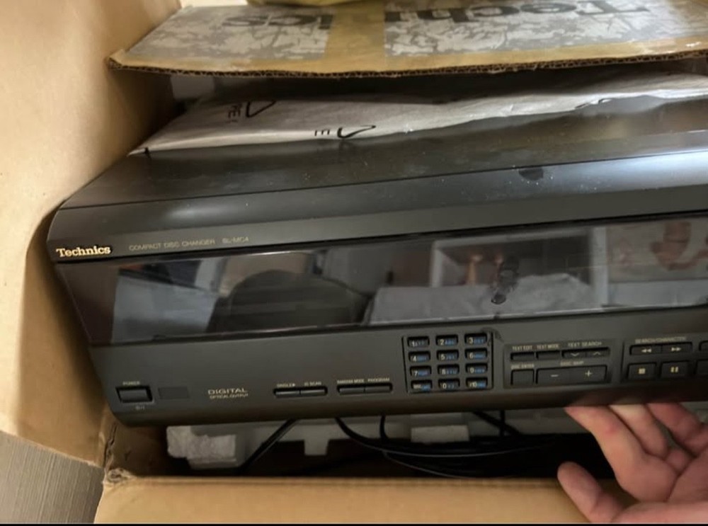 TECHNICS SL-MC4 MASH 60 CD Compact Disc Changer Jukebox w/ Remote & power cable