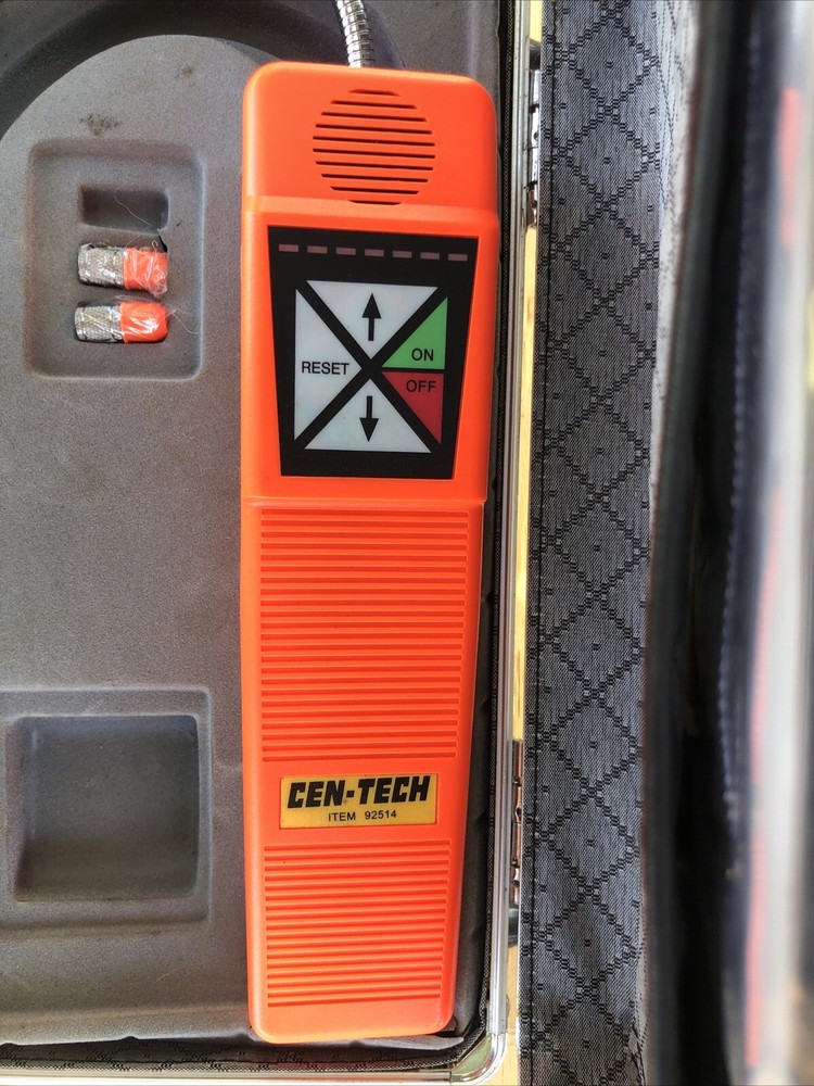 Cen-Tech Electronic Freon & Halogen Leak Detector 92514 BB3