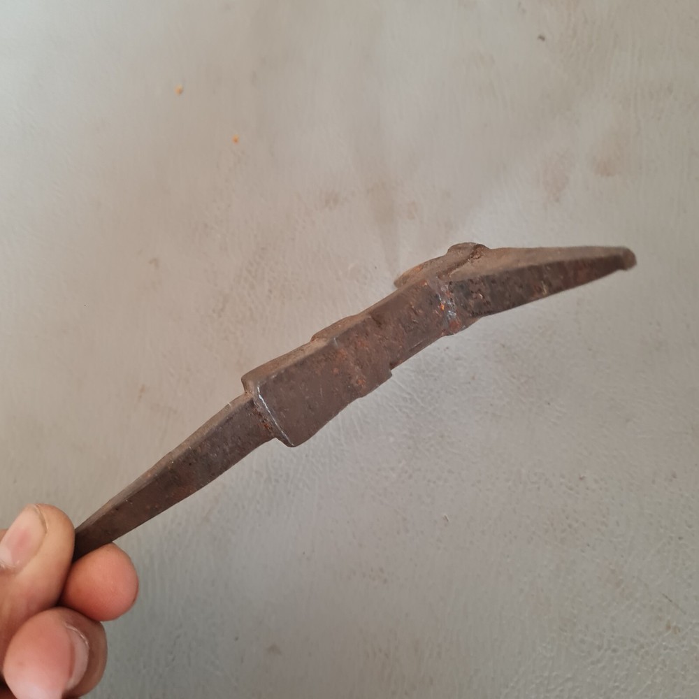 Rare original T-Shaped Iron Gunsmith Blacksmith silversmith Shaping Tool 4.5"