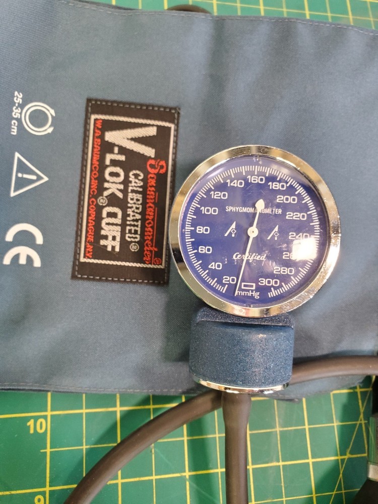 Assorted Aneroid Sphygmomanometer Group with Cuffs x 5 Units