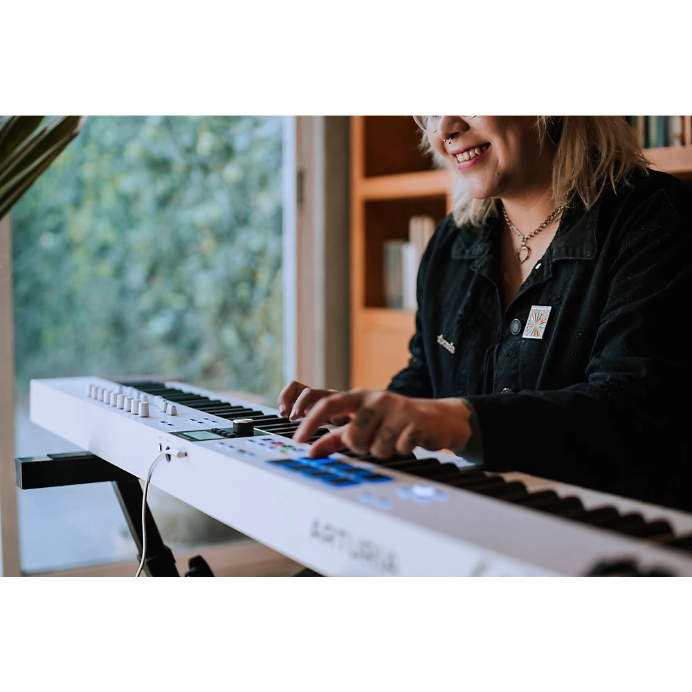 Arturia KeyLab Essential 88 mk3 Controller White