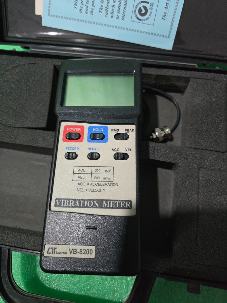 Lutron VB-8200 Vibration Meter with Sensor & Case – Used
