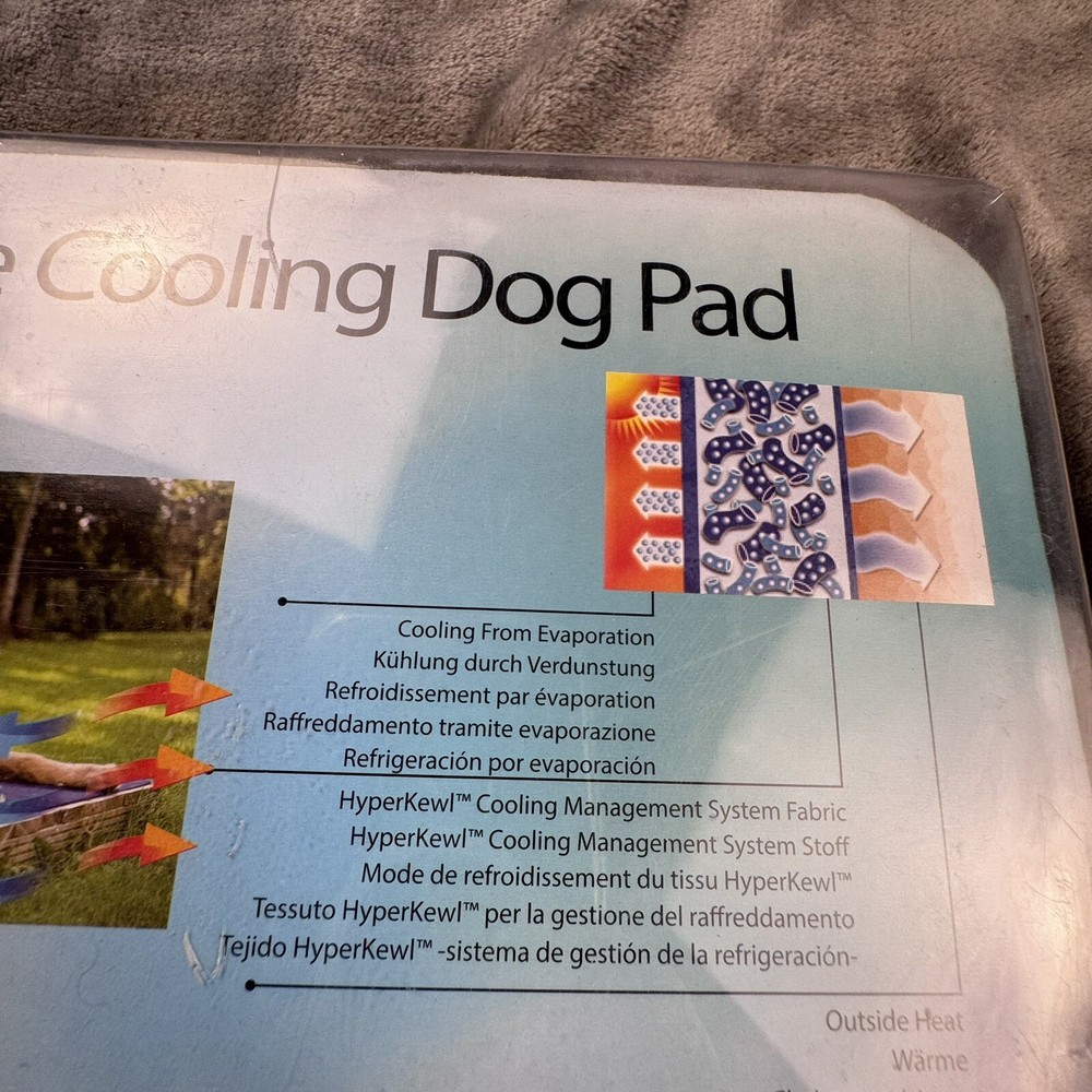 Techniche Hyperkewl Evaporative Cooling Dog Blanket L