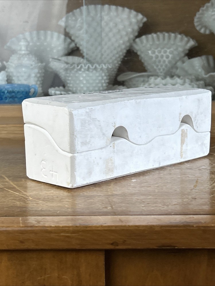 Ceramic Slip Casting Mold “Garfield Peeking With Paws”