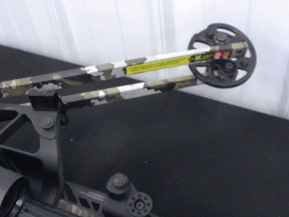 Tenpoint Siege 425 Crossbow ACUSLIDE W/100YD SCOPE- NWT - NEEDS STRING