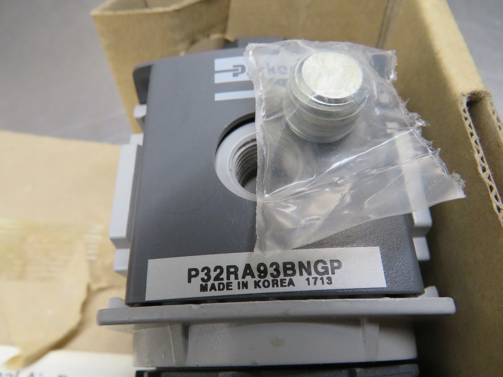 Parker P32RA93BNGP Regulator 3/8"