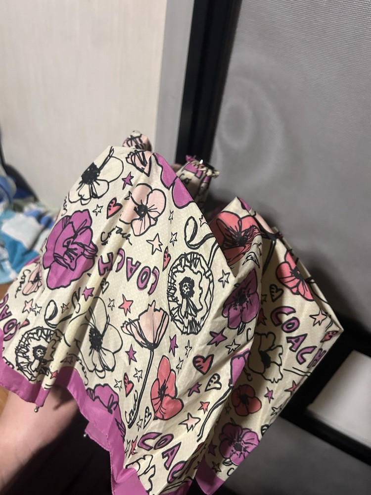 Coach Compact Folding Women's Umbrella Pink Beige Floral Pattern Button Accent