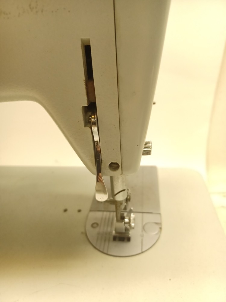 Singer Sewing Machine Zig Zag Model 478 Working