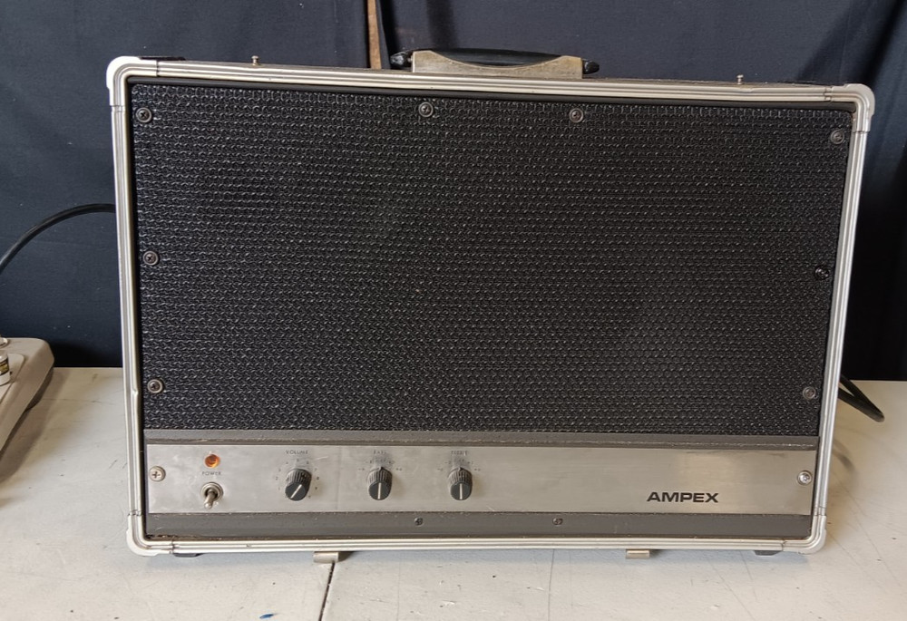 Vintage Ampex Suitcase Amp Model AA-620 - WORKING!