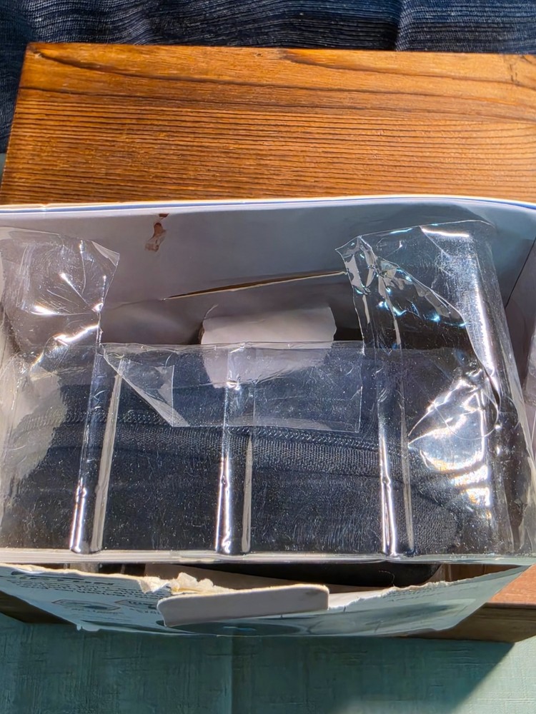 Cipton Golf Rangefinder 7X Magnification 1000 Yard Range NEW Open Box w/ Case