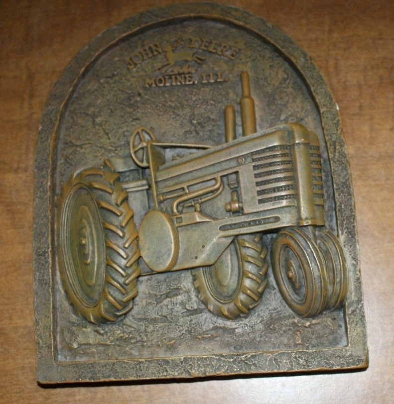 NEW JOHN DEERE MOLINE, ILL. TRACTOR RUSTIC PLAQUE FREE SHIPPING