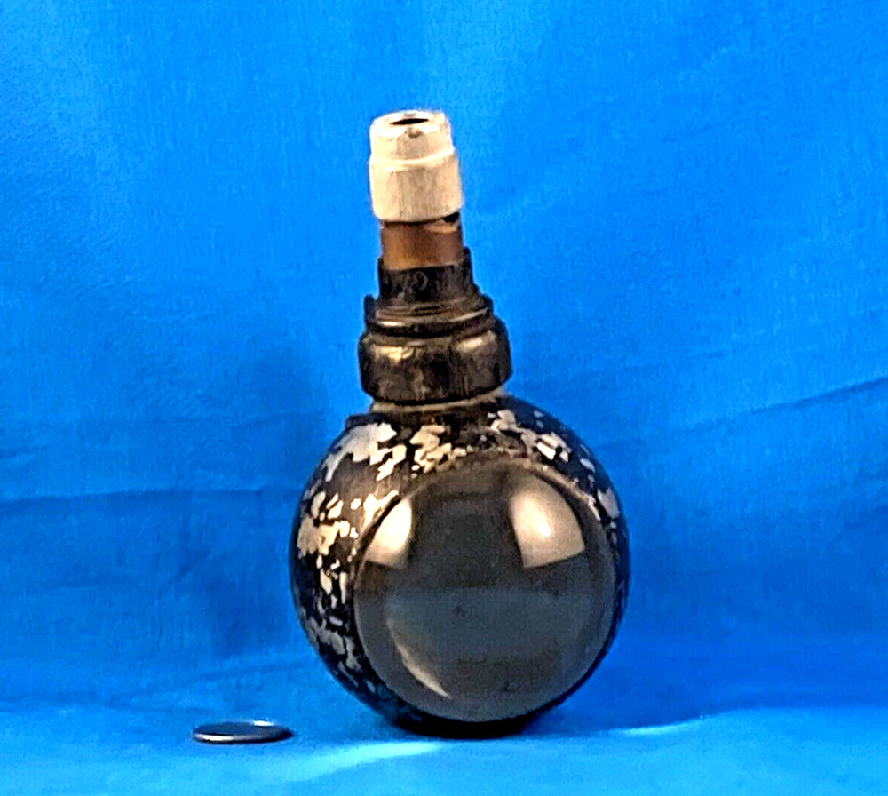 VINTAGE EGG-SHAPED AIRPLANE RUNNING/NAVIGATION LIGHT w/LIGHT SOCKET STAMPED CAY