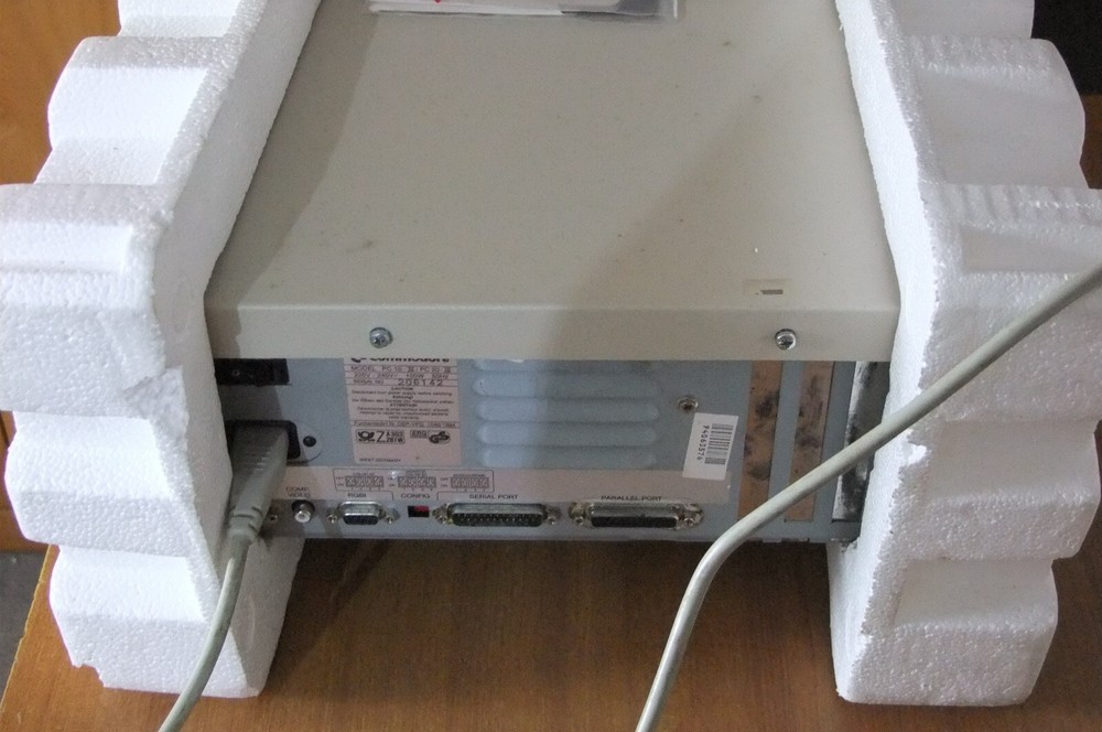 ORIGINAL COMMODORE PC 10 III AX/XT + KEYBOARD + TRIDENT ISA GRAPHICS CARD