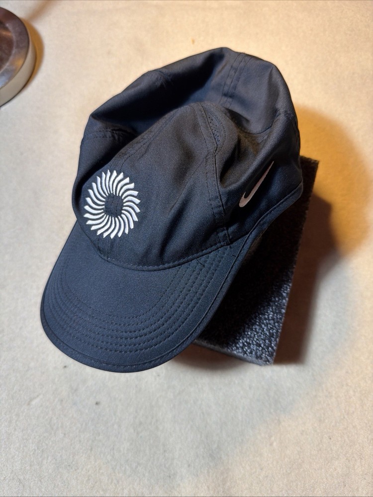 Nike Dri Fit Featherlight