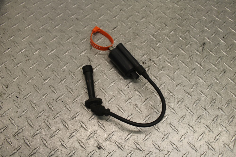 1997 SUZUKI TL1000S IGNITION COIL SPARK PLUG CAP