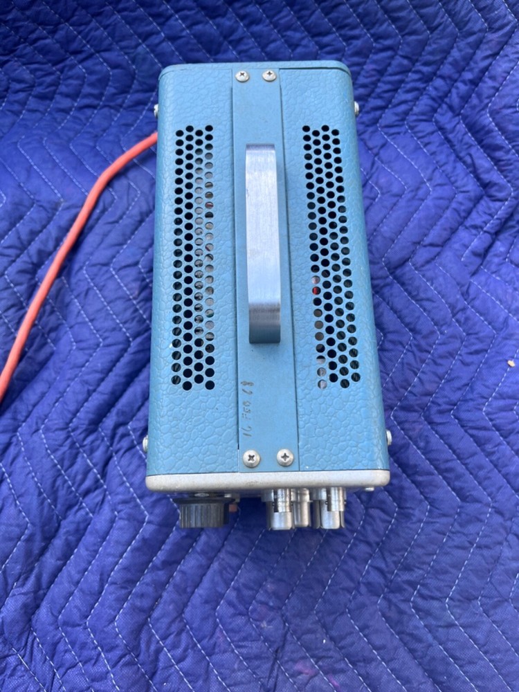 Pre-Owned Tektronix Type 109 Pulse Tektronix Pulse Generator Powers On